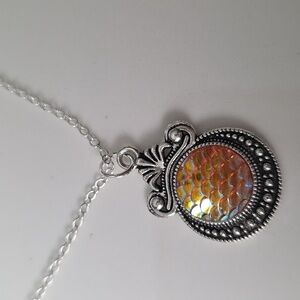 Mermaid Irridescent 925S Plate 20 Inch Chain Necklace